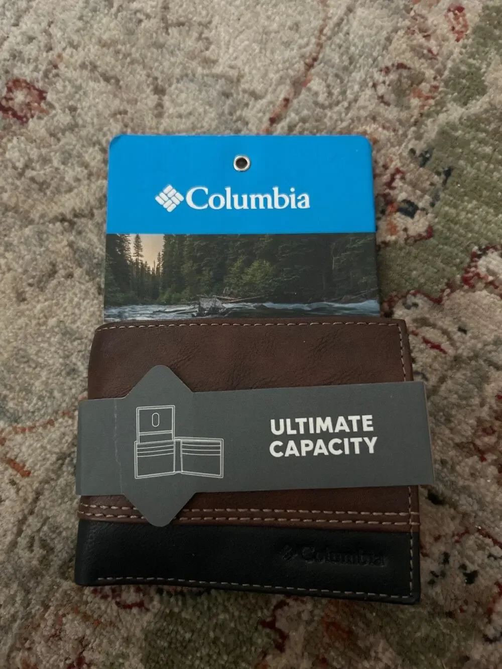Columbia Wallet - Ultra capacity (nwt)